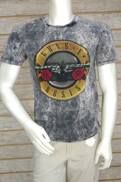 Camiseta Rock Guns Six One 