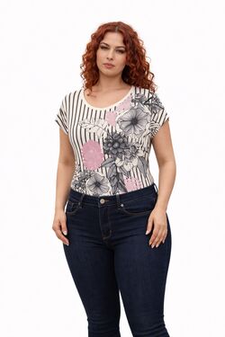 Blusa Feminina Reta Off White Listrada com Estampa Frontal Rovitex